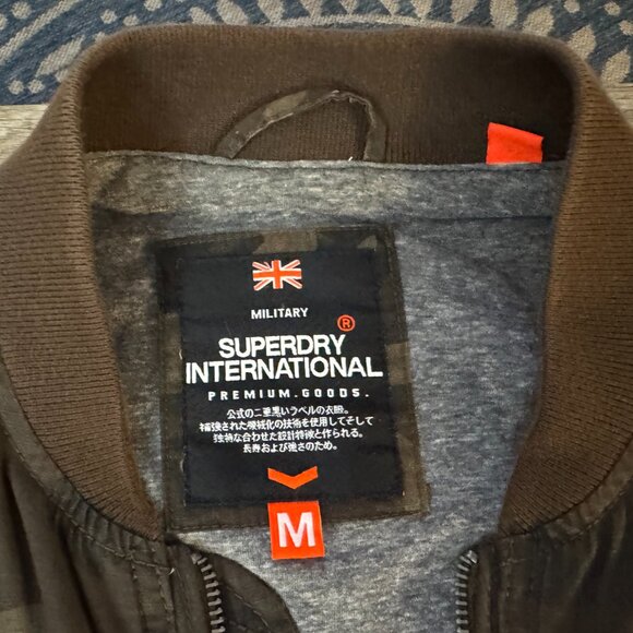 SUPERDRY Camo Bomber - Picture 6 of 7